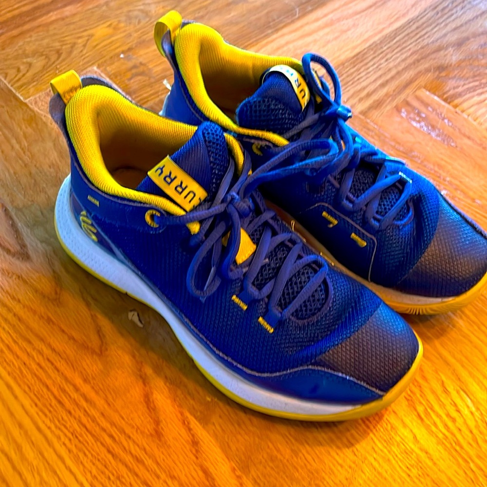 Curry basketball shoes